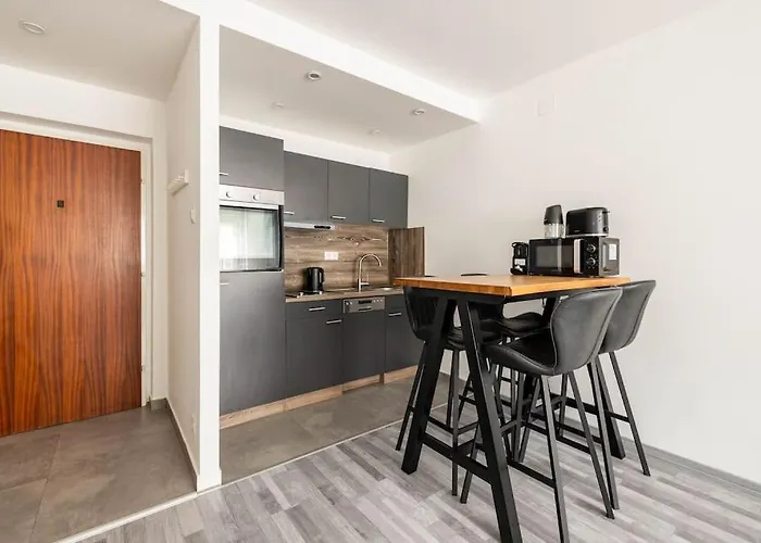 Cozy Renovated Close To Schoenbrunn Palace *